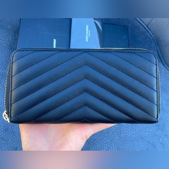 Authentic YSL Yves Saint Laurent black Zippy wallet - Picture 10 of 14